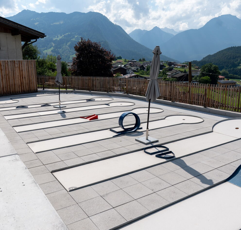 Minigolfbahn im Pitzis Kinderhotel